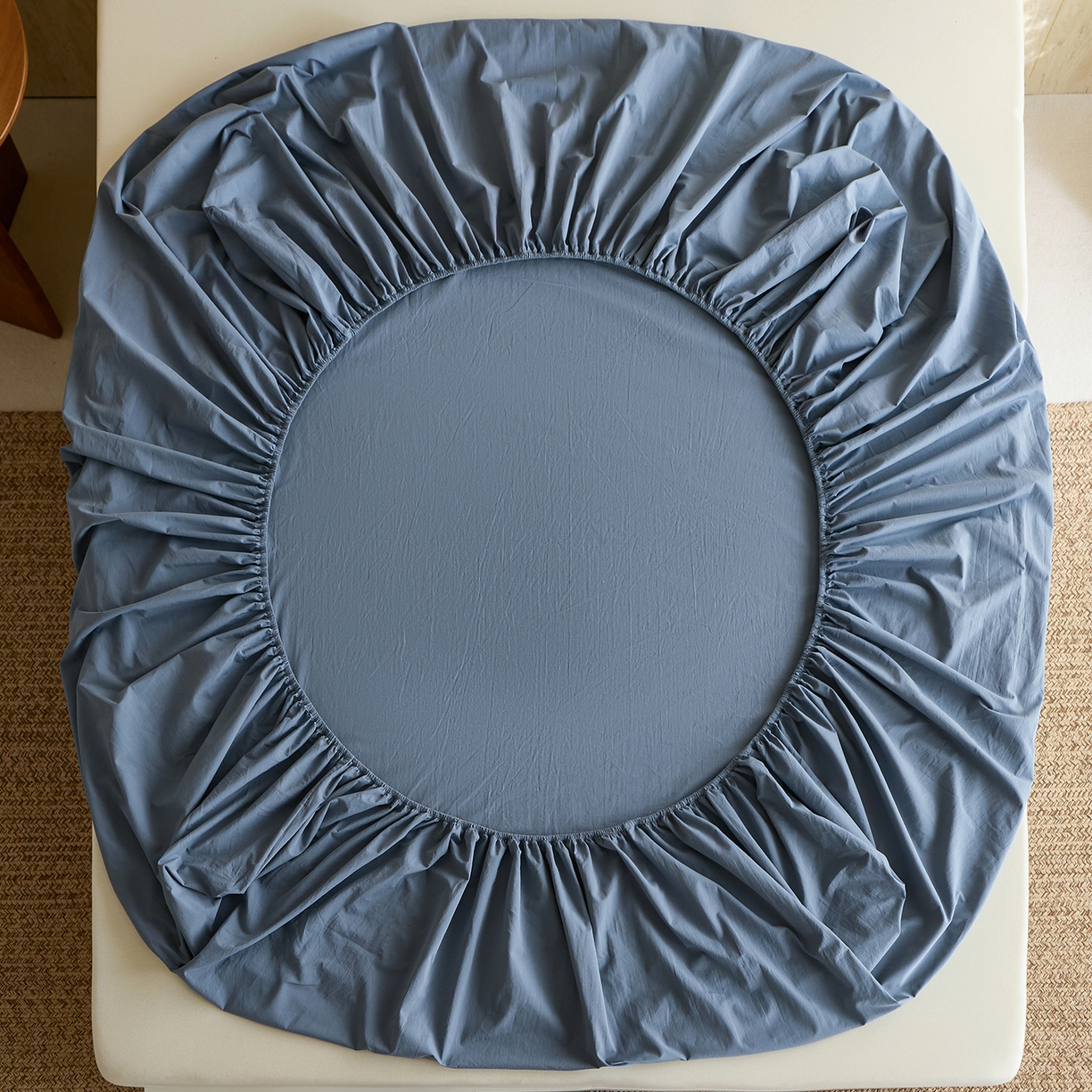 91家纺网 家纺一手货源 找家纺 轩和家居 2025新款全棉高支旧感砂洗长绒棉单床笠 霁兰色