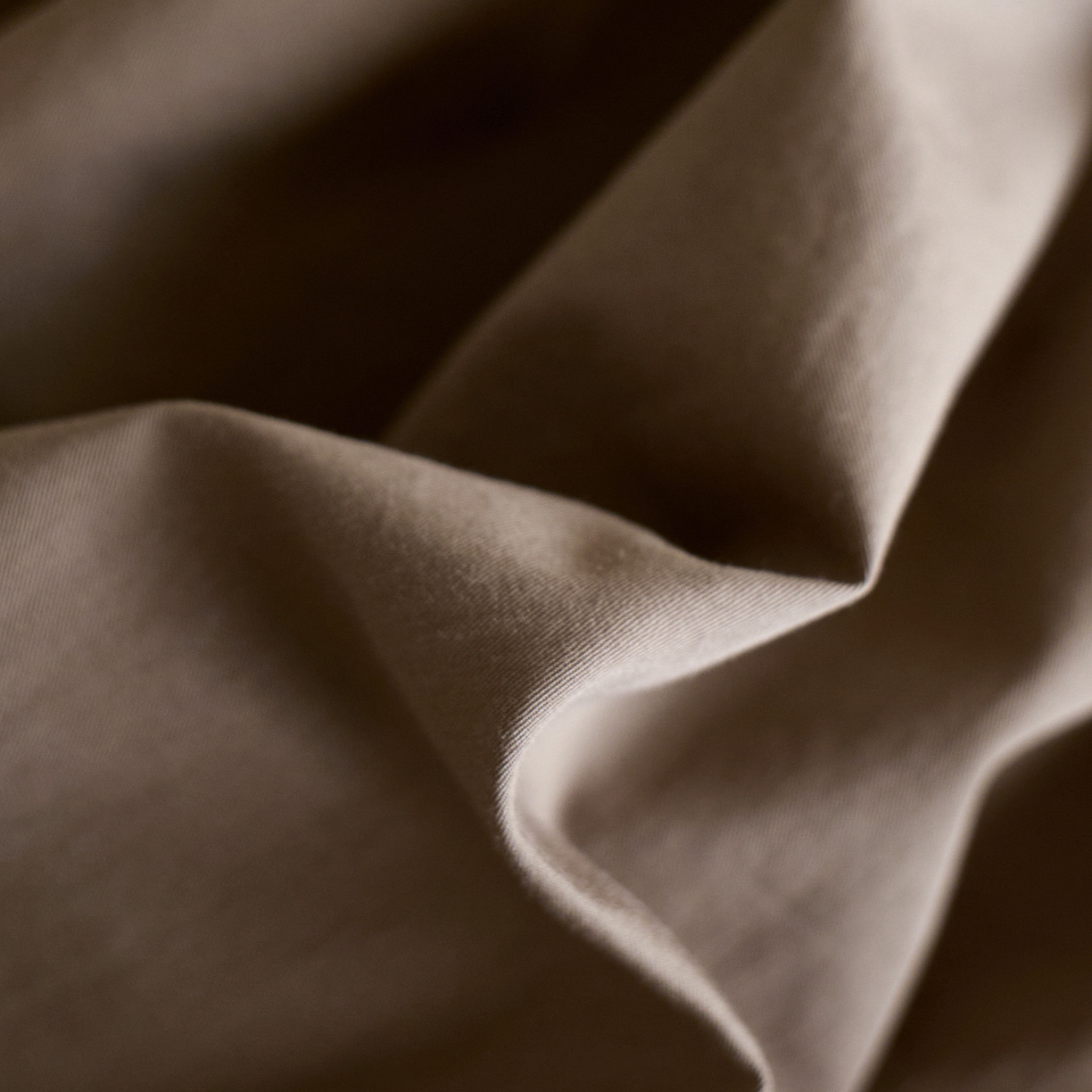 91家纺网 家纺一手货源 找家纺 轩和家居 2025新款全棉高支旧感砂洗长绒棉单床笠 落栗棕