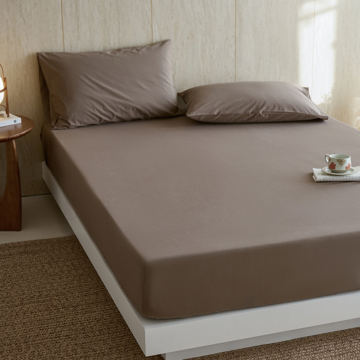 91家纺网 家纺一手货源 找家纺 轩和家居 2025新款全棉高支旧感砂洗长绒棉单床笠 落栗棕