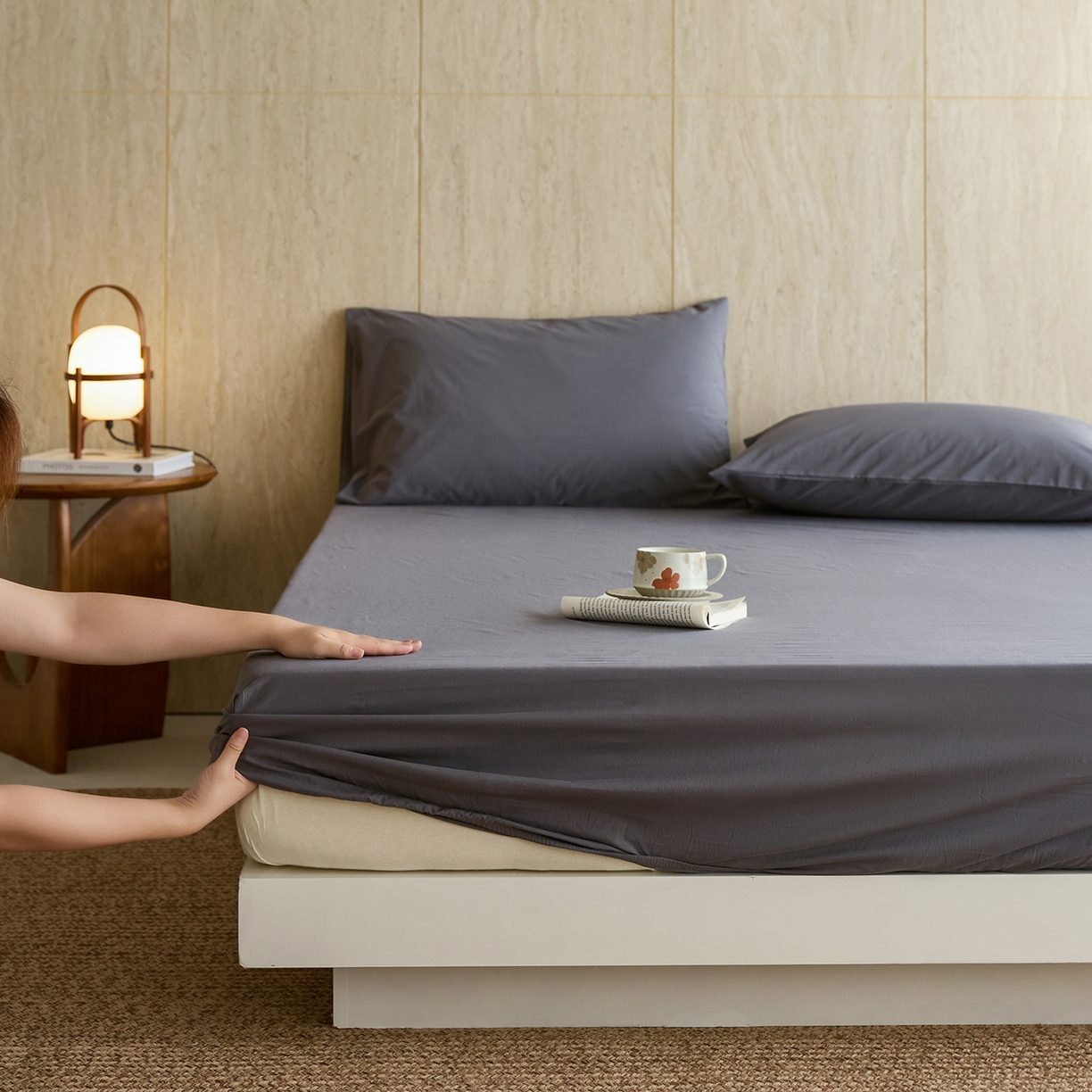 91家纺网 家纺一手货源 找家纺 轩和家居 2025新款全棉高支旧感砂洗长绒棉单床笠 墨染灰