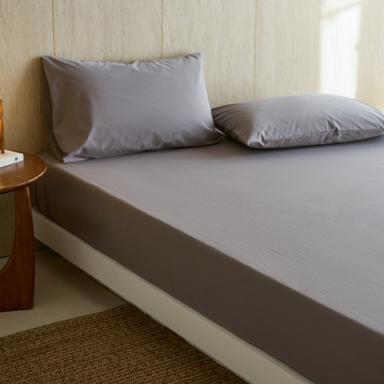 91家纺网 家纺一手货源 找家纺 轩和家居 2025新款全棉高支旧感砂洗长绒棉单床笠 暮烟灰