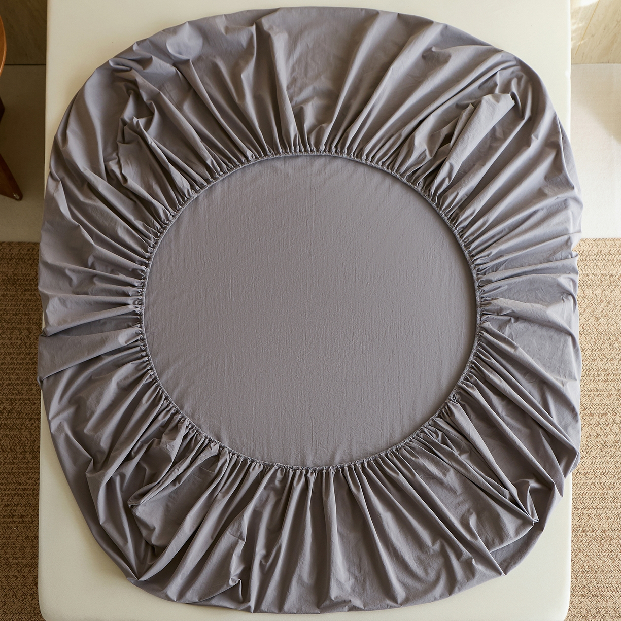 91家纺网 家纺一手货源 找家纺 轩和家居 2025新款全棉高支旧感砂洗长绒棉单床笠 暮烟灰