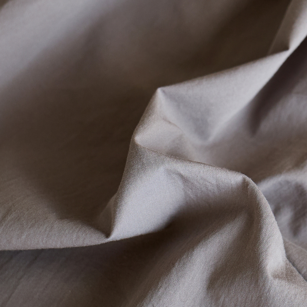 91家纺网 家纺一手货源 找家纺 轩和家居 2025新款全棉高支旧感砂洗长绒棉单床笠 暮烟灰