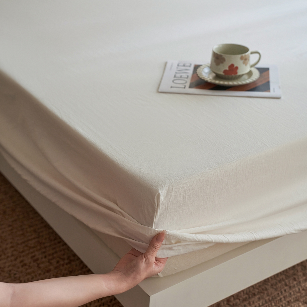 91家纺网 家纺一手货源 找家纺 轩和家居 2025新款全棉高支旧感砂洗长绒棉单床笠 浅云白