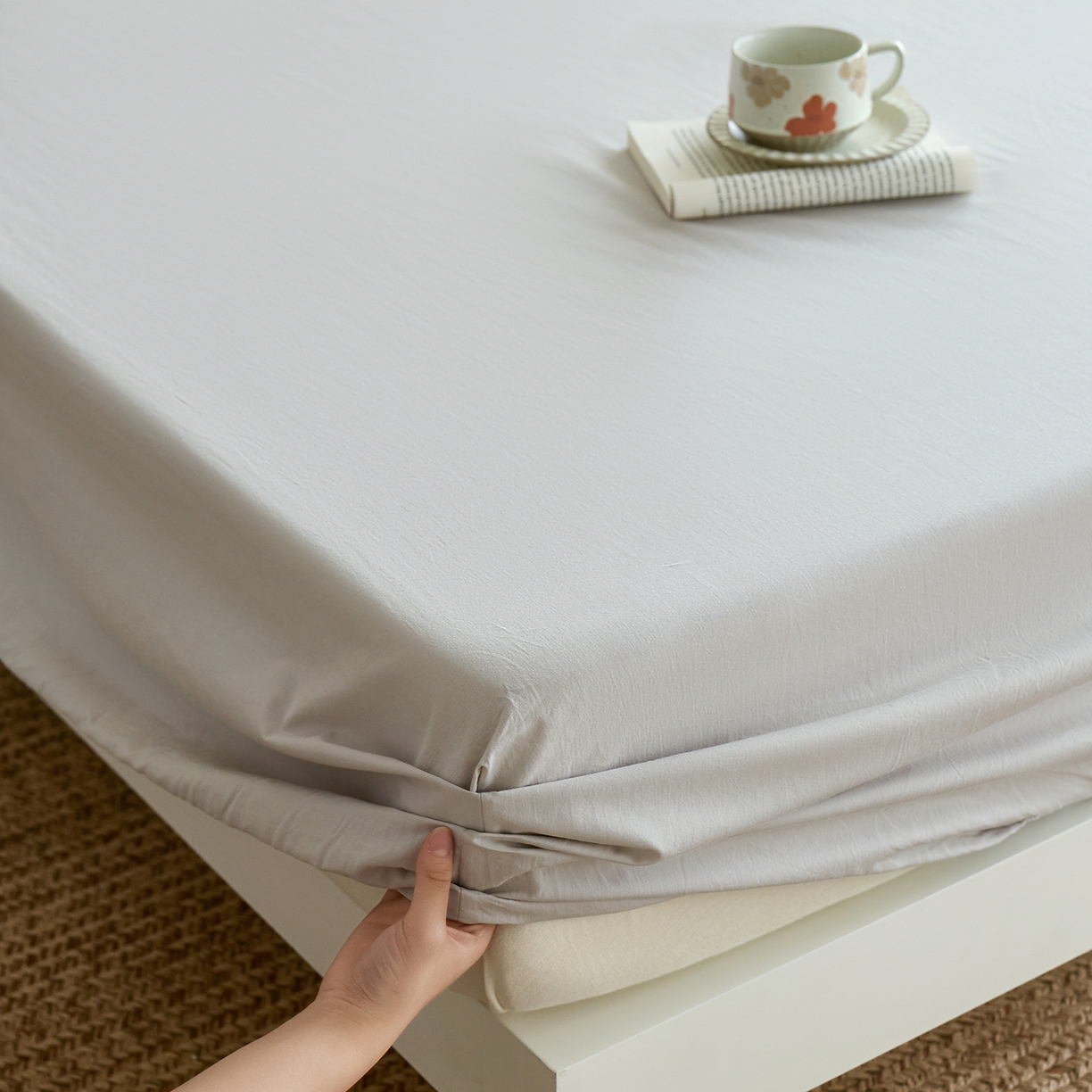 91家纺网 家纺一手货源 找家纺 轩和家居 2025新款全棉高支旧感砂洗长绒棉单床笠 细雨灰