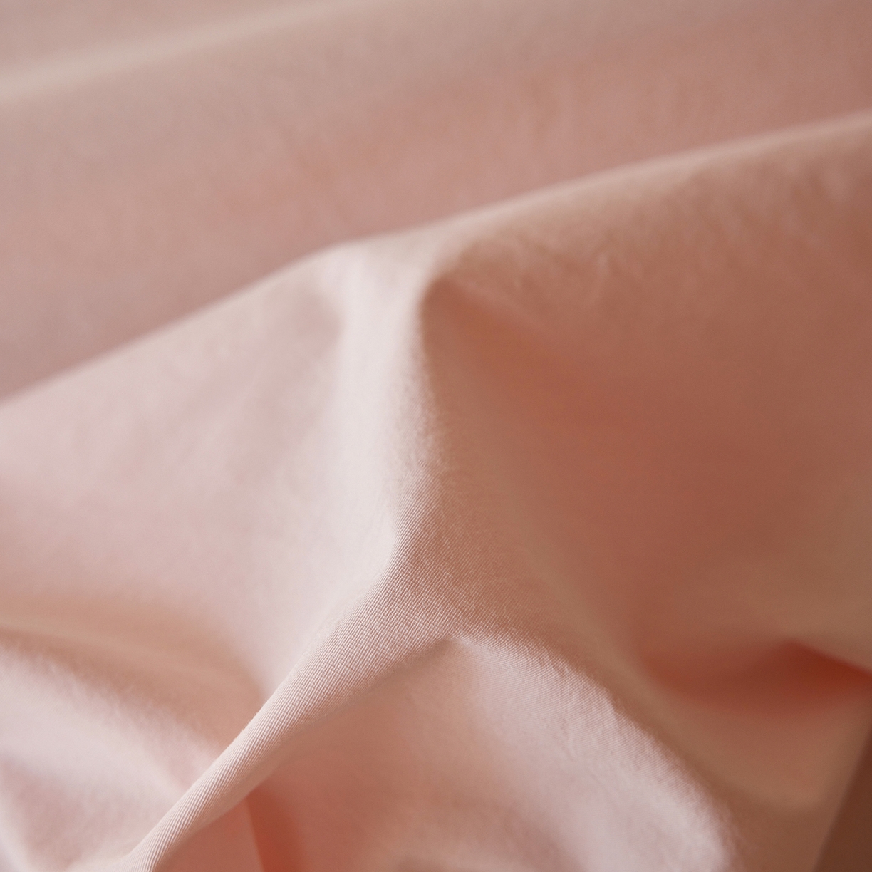 91家纺网 家纺一手货源 找家纺 轩和家居 2025新款全棉高支旧感砂洗长绒棉单床单 薄樱粉
