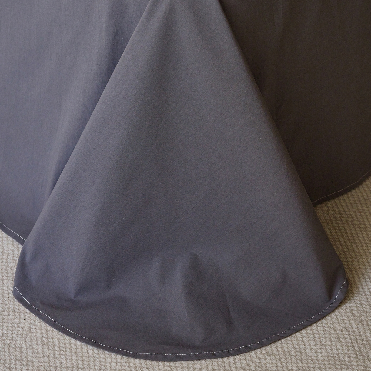 91家纺网 家纺一手货源 找家纺 轩和家居 2025新款全棉高支旧感砂洗长绒棉单床单 墨染灰