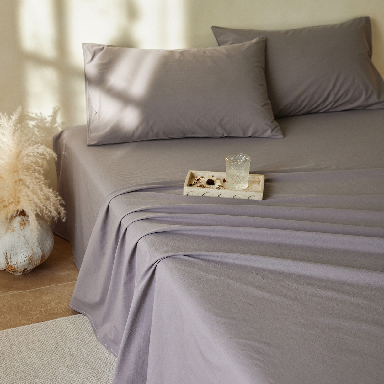 91家纺网 家纺一手货源 找家纺 轩和家居 2025新款全棉高支旧感砂洗长绒棉单床单 暮烟灰