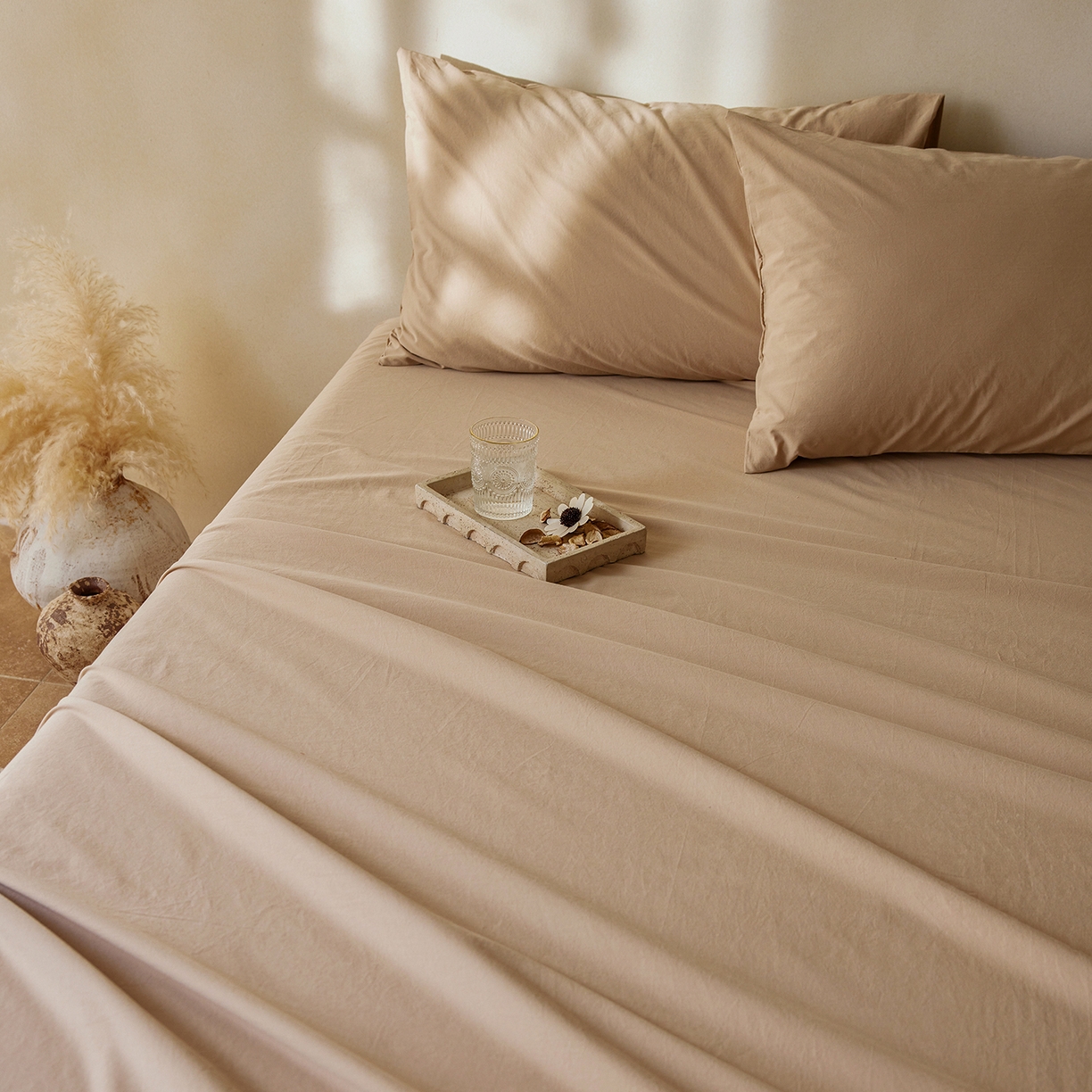 91家纺网 家纺一手货源 找家纺 轩和家居 2025新款全棉高支旧感砂洗长绒棉单床单 秋麦色