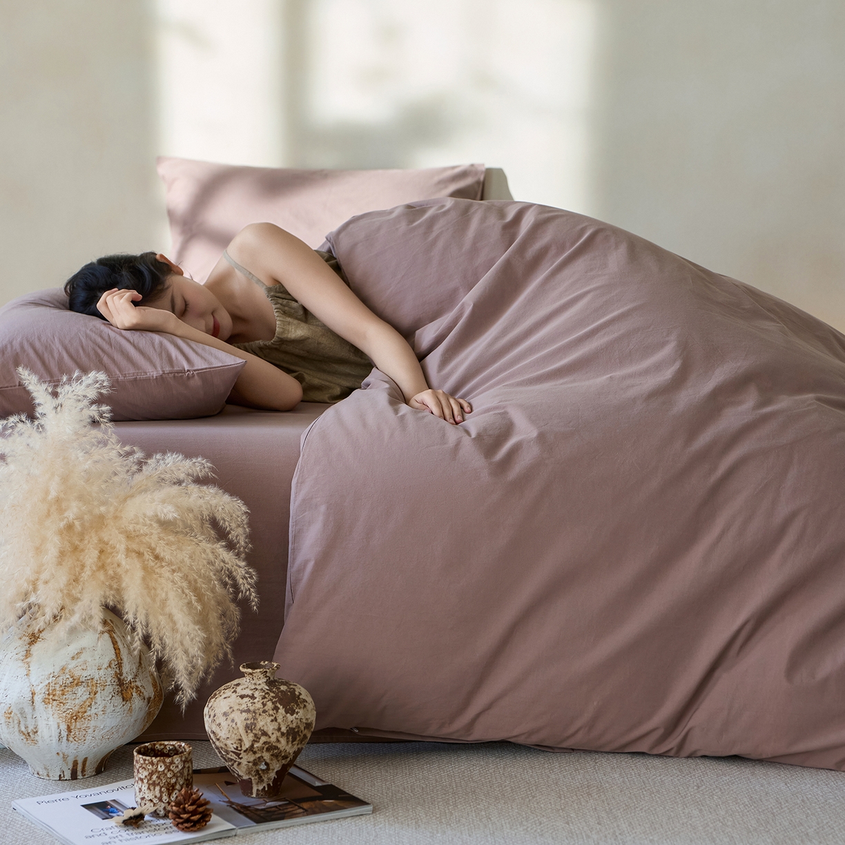 91家纺网 家纺一手货源 找家纺 轩和家居 2025新款全棉高支旧感砂洗长绒棉单被套 豆沙色