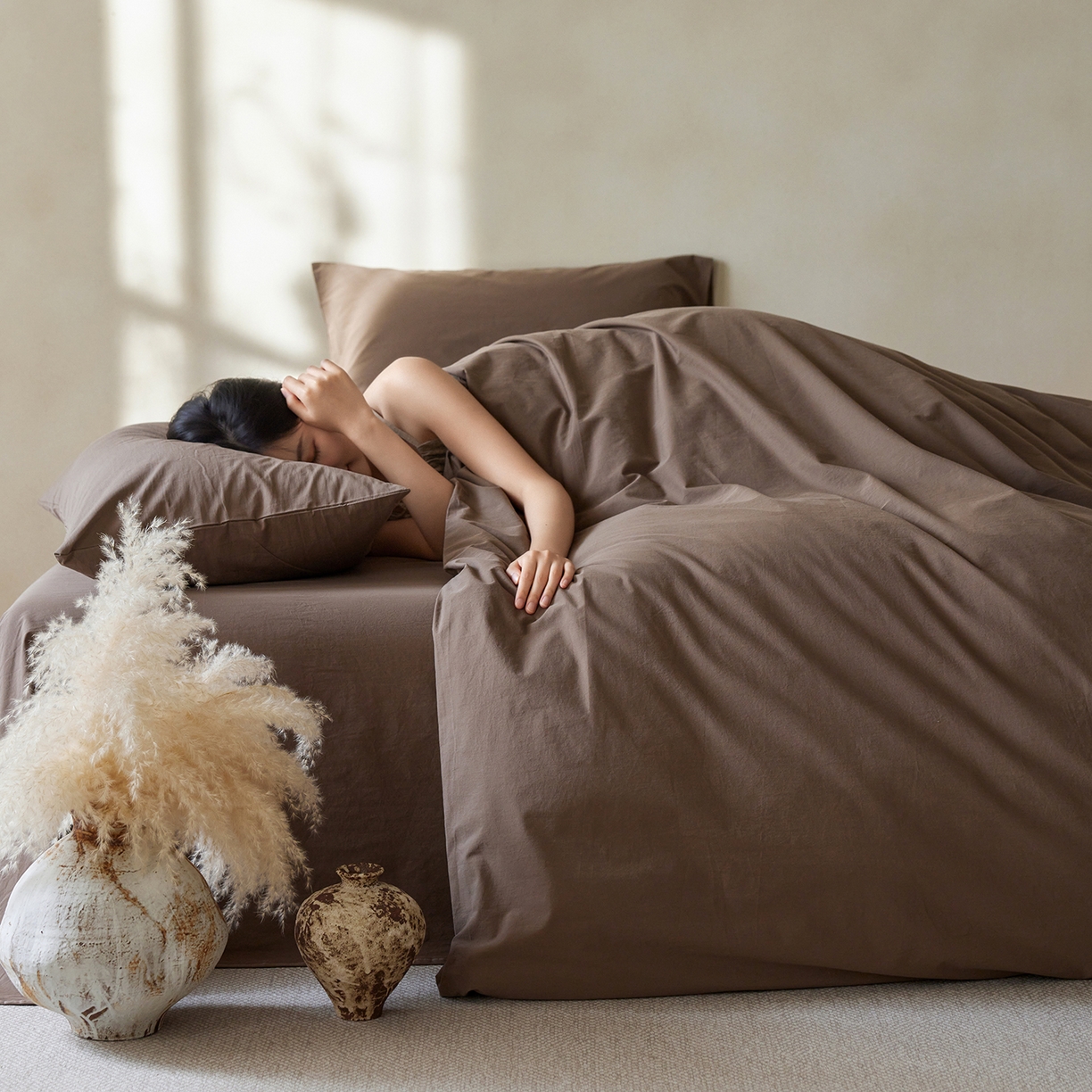 91家纺网 家纺一手货源 找家纺 轩和家居 2025新款全棉高支旧感砂洗长绒棉单被套 落栗棕