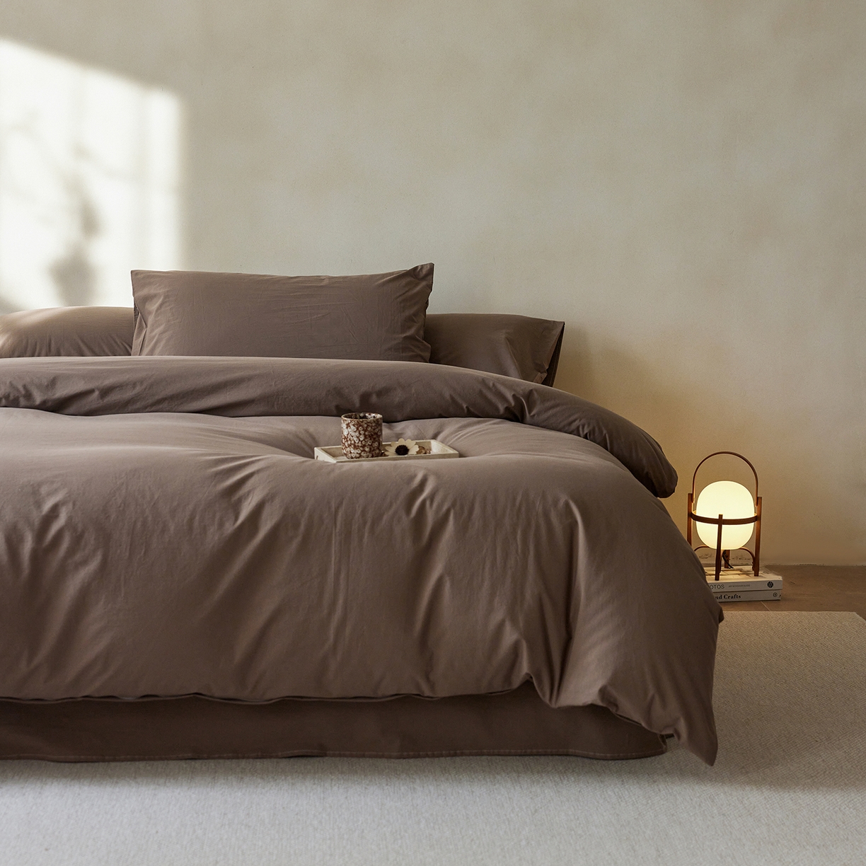 91家纺网 家纺一手货源 找家纺 轩和家居 2025新款全棉高支旧感砂洗长绒棉单被套 落栗棕