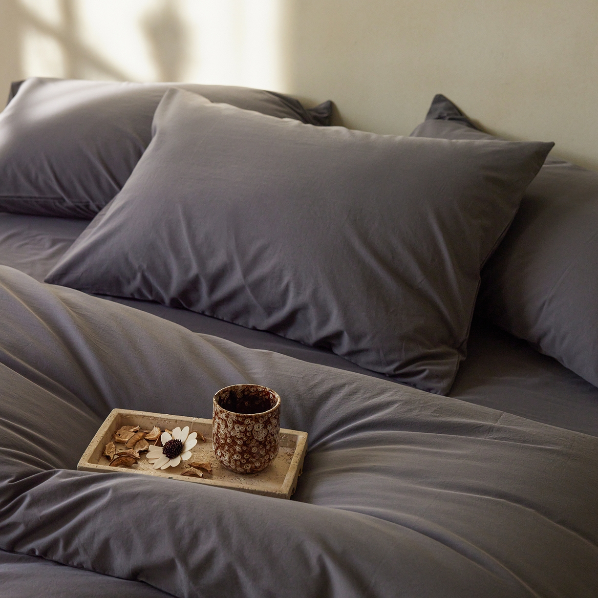 91家纺网 家纺一手货源 找家纺 轩和家居 2025新款全棉高支旧感砂洗长绒棉单被套 墨染灰