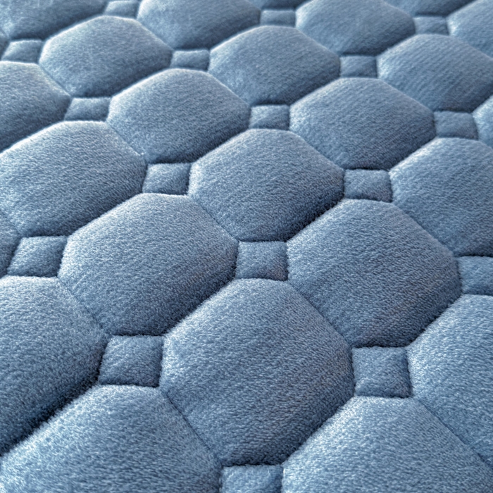 91家纺网 家纺一手货源 找家纺 予梦家纺 2025秋冬新款牛奶绒加厚刺绣夹棉单床笠床垫子保护套秋冬保暖床罩子三件套 丽桑卓-小白熊蓝