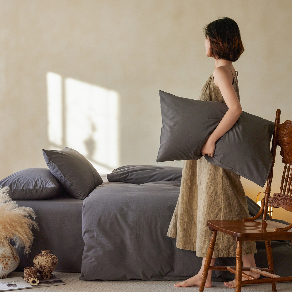 91家纺网 家纺一手货源 找家纺 轩和家居 2025新款全棉高支旧感砂洗长绒棉单被套 墨染灰