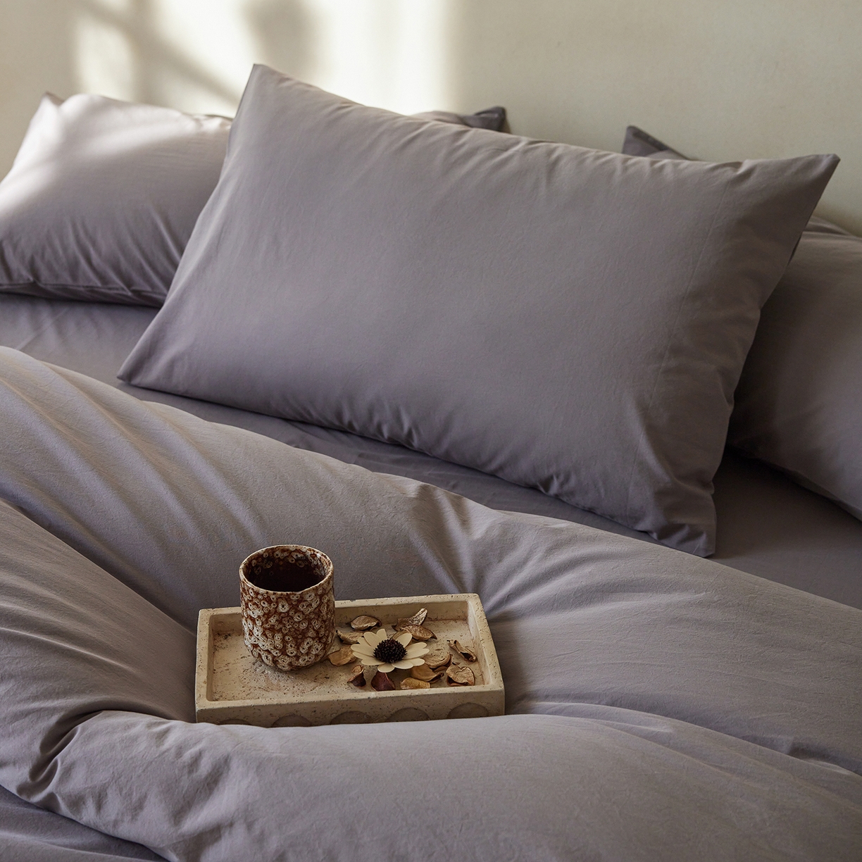 91家纺网 家纺一手货源 找家纺 轩和家居 2025新款全棉高支旧感砂洗长绒棉单被套 暮烟灰