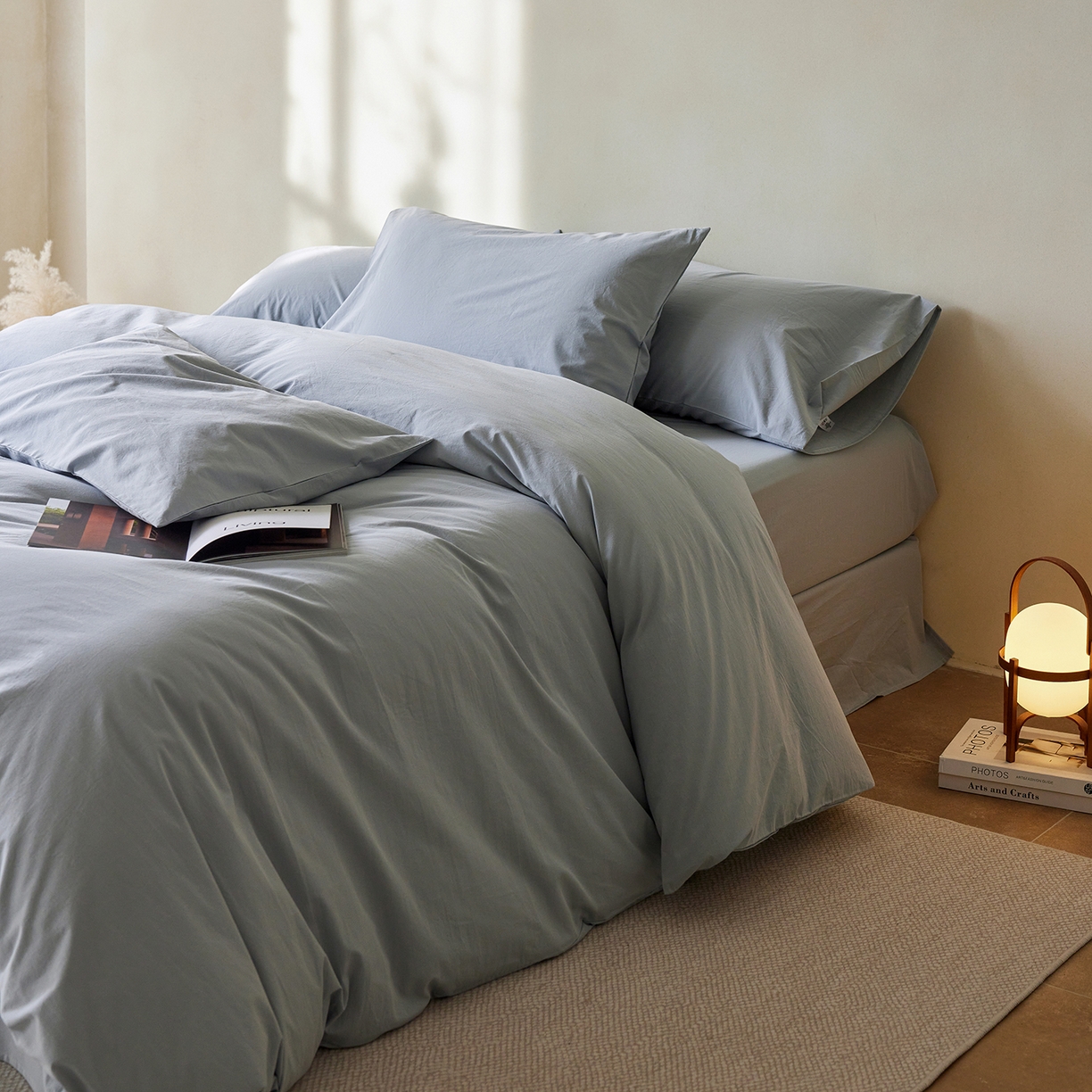 91家纺网 家纺一手货源 找家纺 轩和家居 2025新款全棉高支旧感砂洗长绒棉单被套 雾海蓝