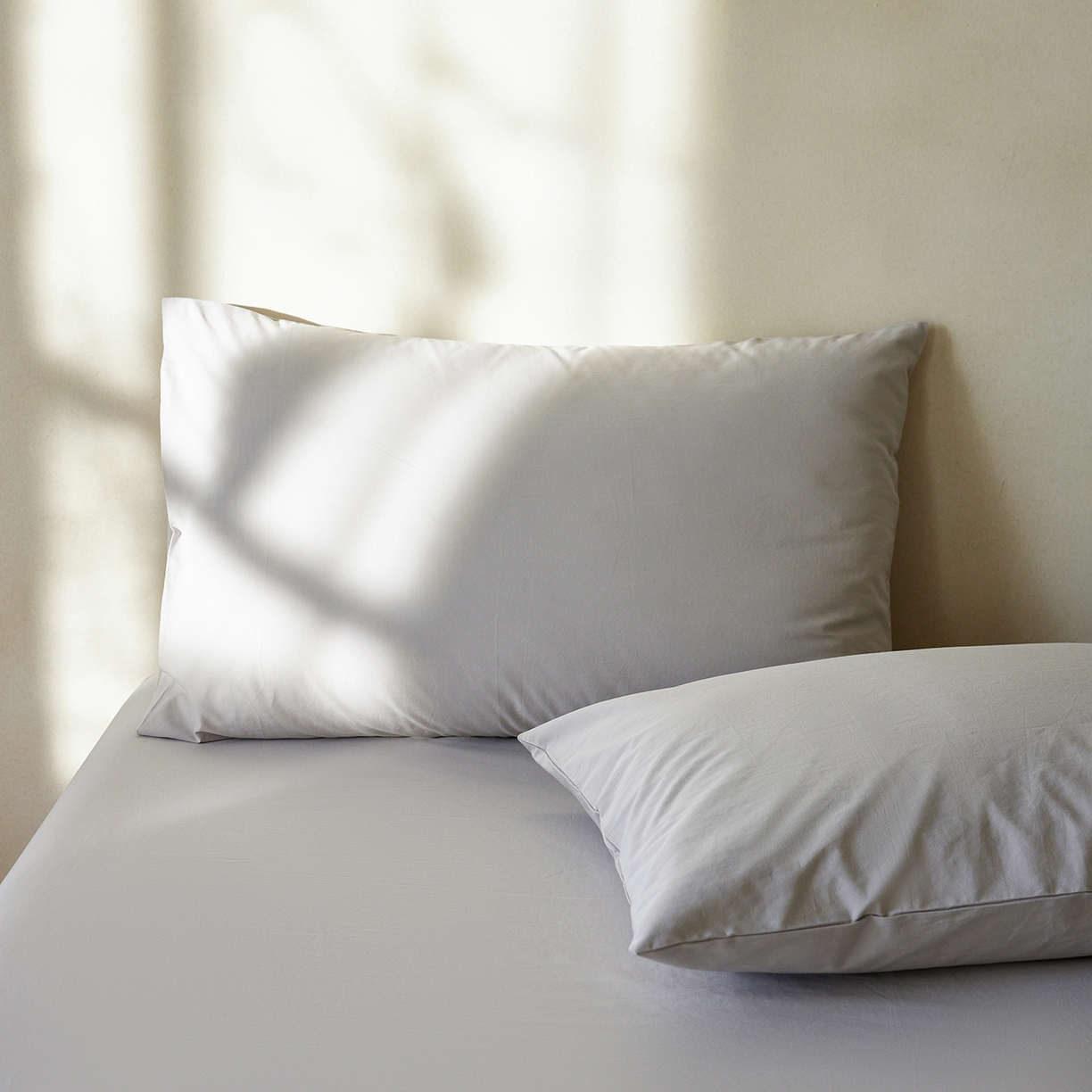 91家纺网 家纺一手货源 找家纺 轩和家居 2025新款全棉高支旧感砂洗长绒棉单枕套 细雨灰