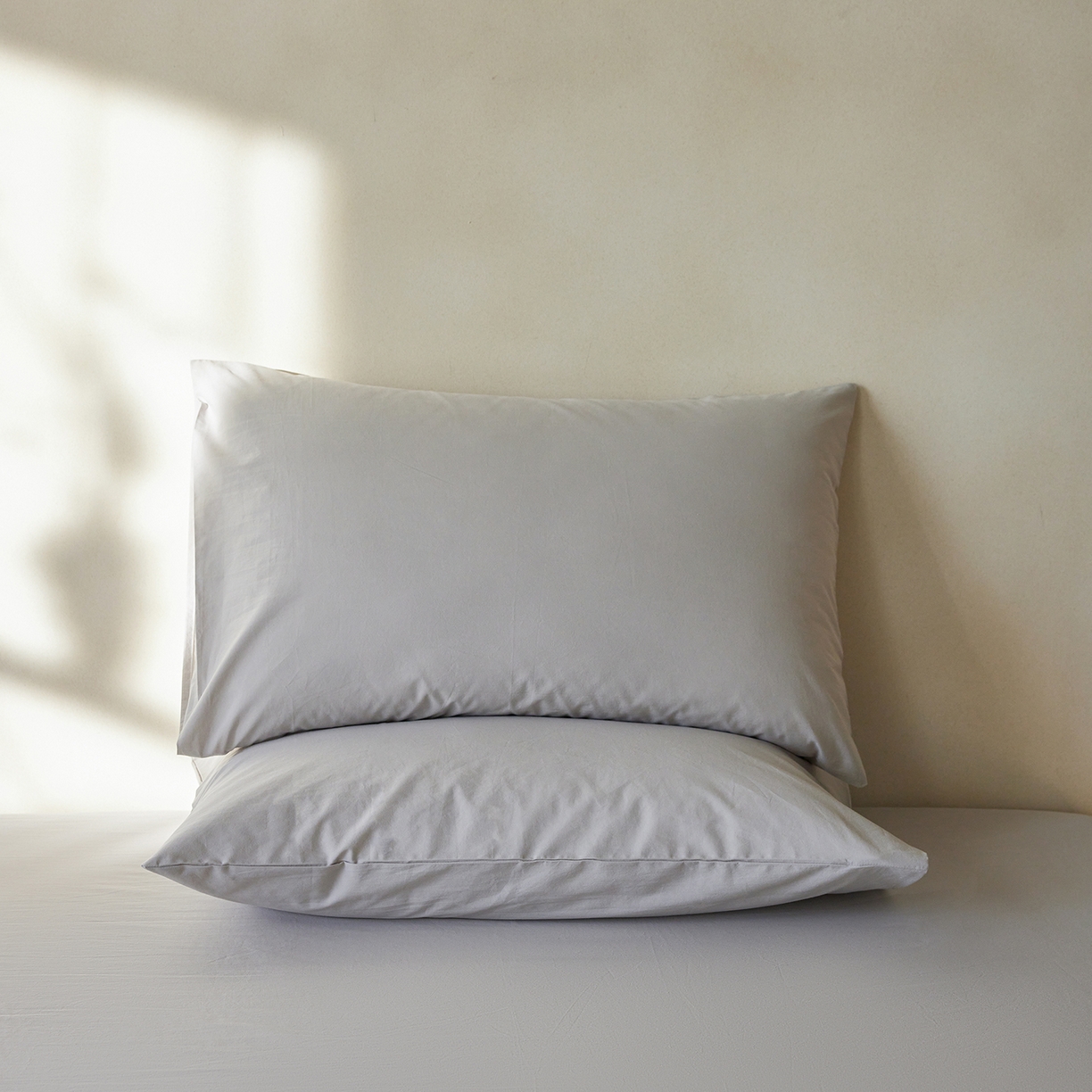 91家纺网 家纺一手货源 找家纺 轩和家居 2025新款全棉高支旧感砂洗长绒棉单枕套 细雨灰