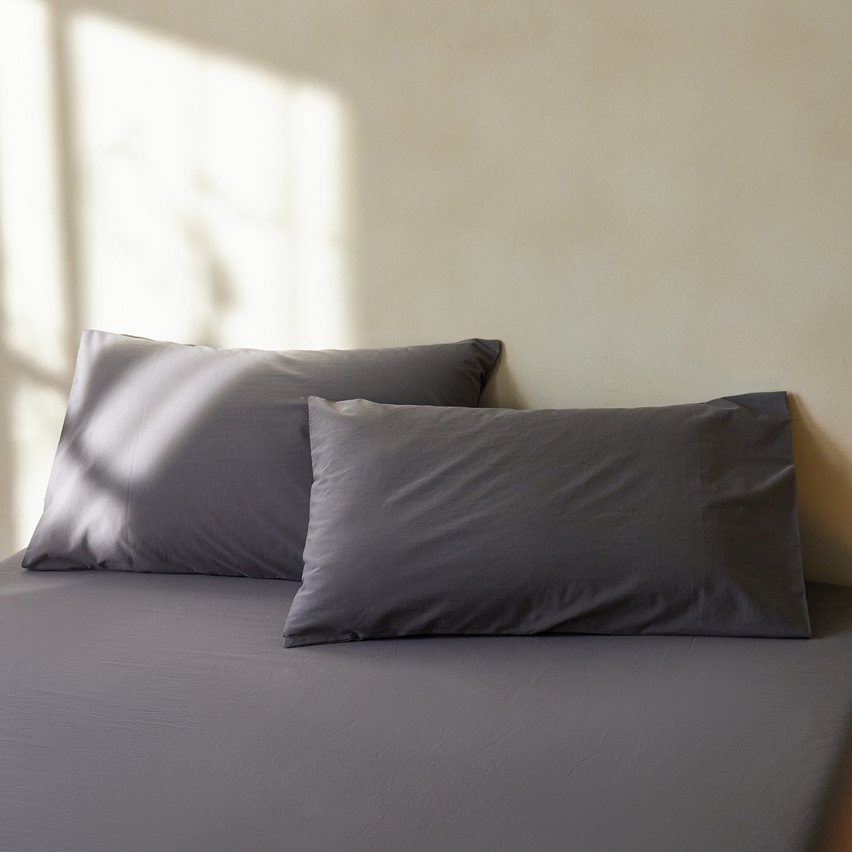 轩和家居 2025新款全棉高支旧感砂洗长绒棉单枕套 墨染灰