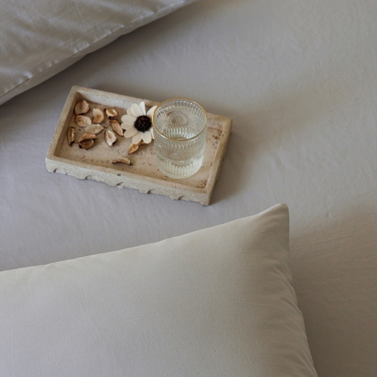 91家纺网 家纺一手货源 找家纺 轩和家居 2025新款全棉高支旧感砂洗长绒棉单枕套 细雨灰