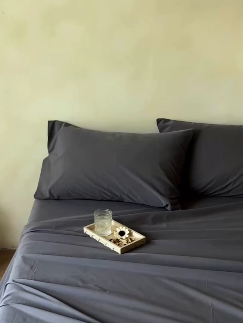 91家纺网 家纺一手货源 找家纺 轩和家居 2025新款全棉高支旧感砂洗长绒棉单枕套 墨染灰