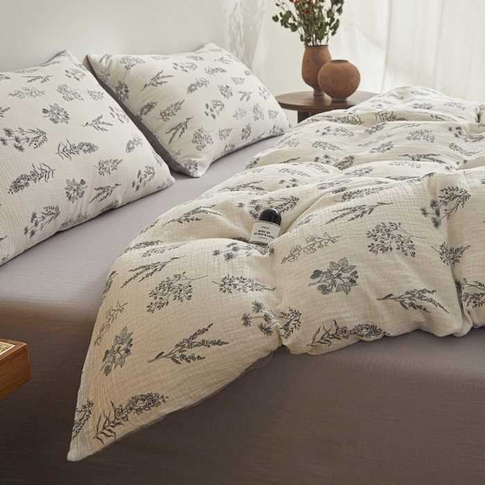 91家纺网 家纺一手货源 找家纺 （总）咏绒家纺工厂店 2025新款全棉双层皱皱纱现代中古风数码四件套