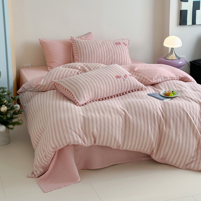 91家纺网 家纺一手货源 找家纺 （总）咏绒家纺工厂店 2025新款双层色织皱皱纱精致绣花球球款四件套