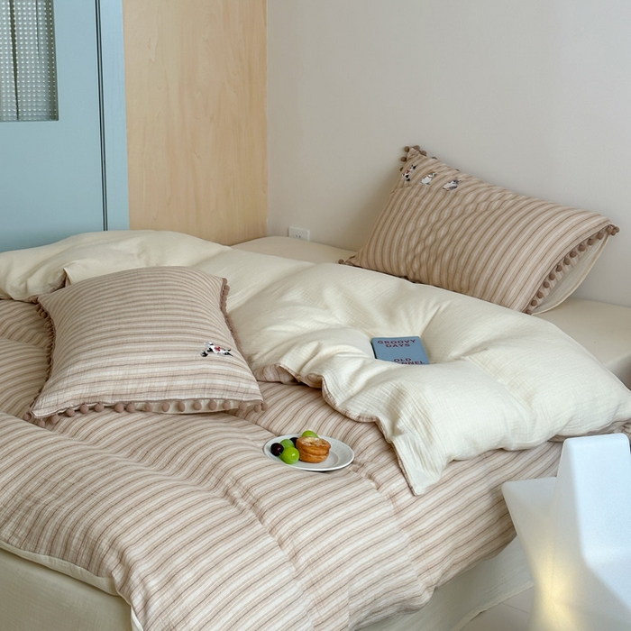 91家纺网 家纺一手货源 找家纺 （总）咏绒家纺工厂店 2025新款双层色织皱皱纱精致绣花球球款四件套