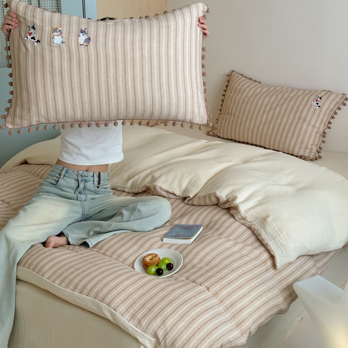 91家纺网 家纺一手货源 找家纺 （总）咏绒家纺工厂店 2025新款双层色织皱皱纱精致绣花球球款四件套