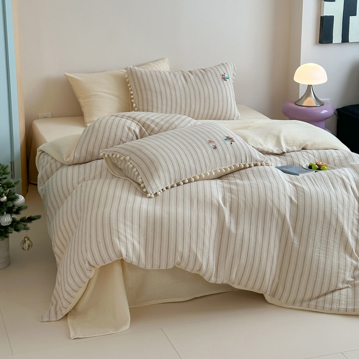 91家纺网 家纺一手货源 找家纺 （总）咏绒家纺工厂店 2025新款双层色织皱皱纱精致绣花球球款四件套