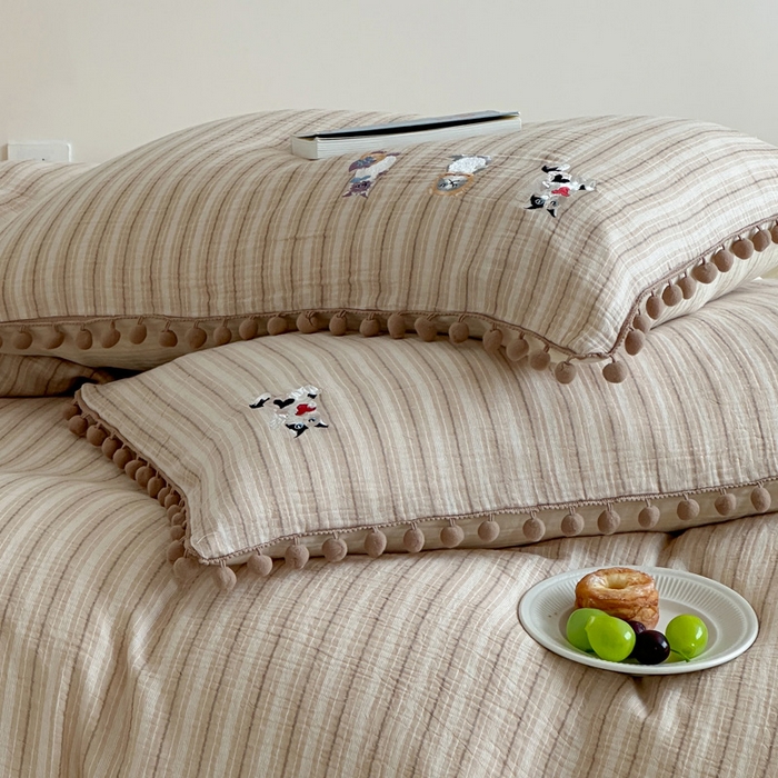 91家纺网 家纺一手货源 找家纺 （总）咏绒家纺工厂店 2025新款双层色织皱皱纱精致绣花球球款四件套