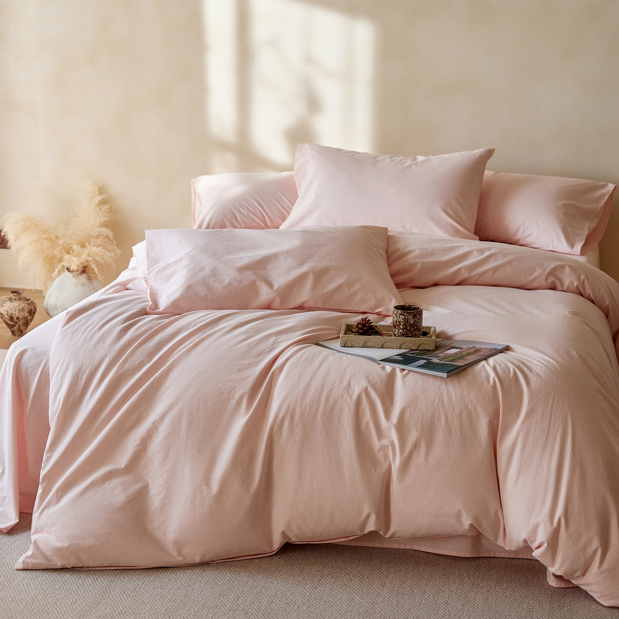 91家纺网 家纺一手货源 找家纺 轩和家居 2025新款全棉高支旧感砂洗长绒棉四件套 薄樱粉