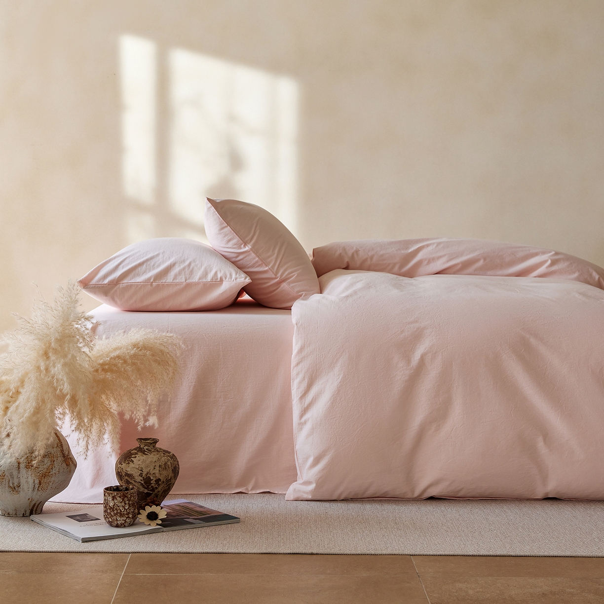 91家纺网 家纺一手货源 找家纺 轩和家居 2025新款全棉高支旧感砂洗长绒棉四件套 薄樱粉