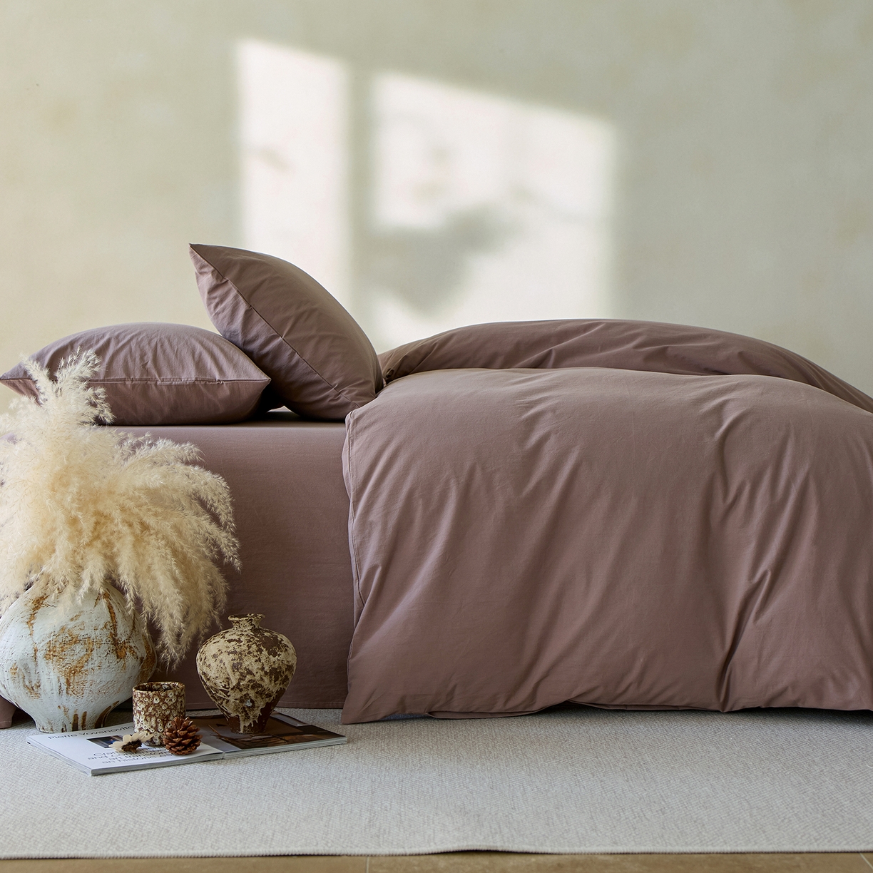 91家纺网 家纺一手货源 找家纺 轩和家居 2025新款全棉高支旧感砂洗长绒棉四件套 豆沙色