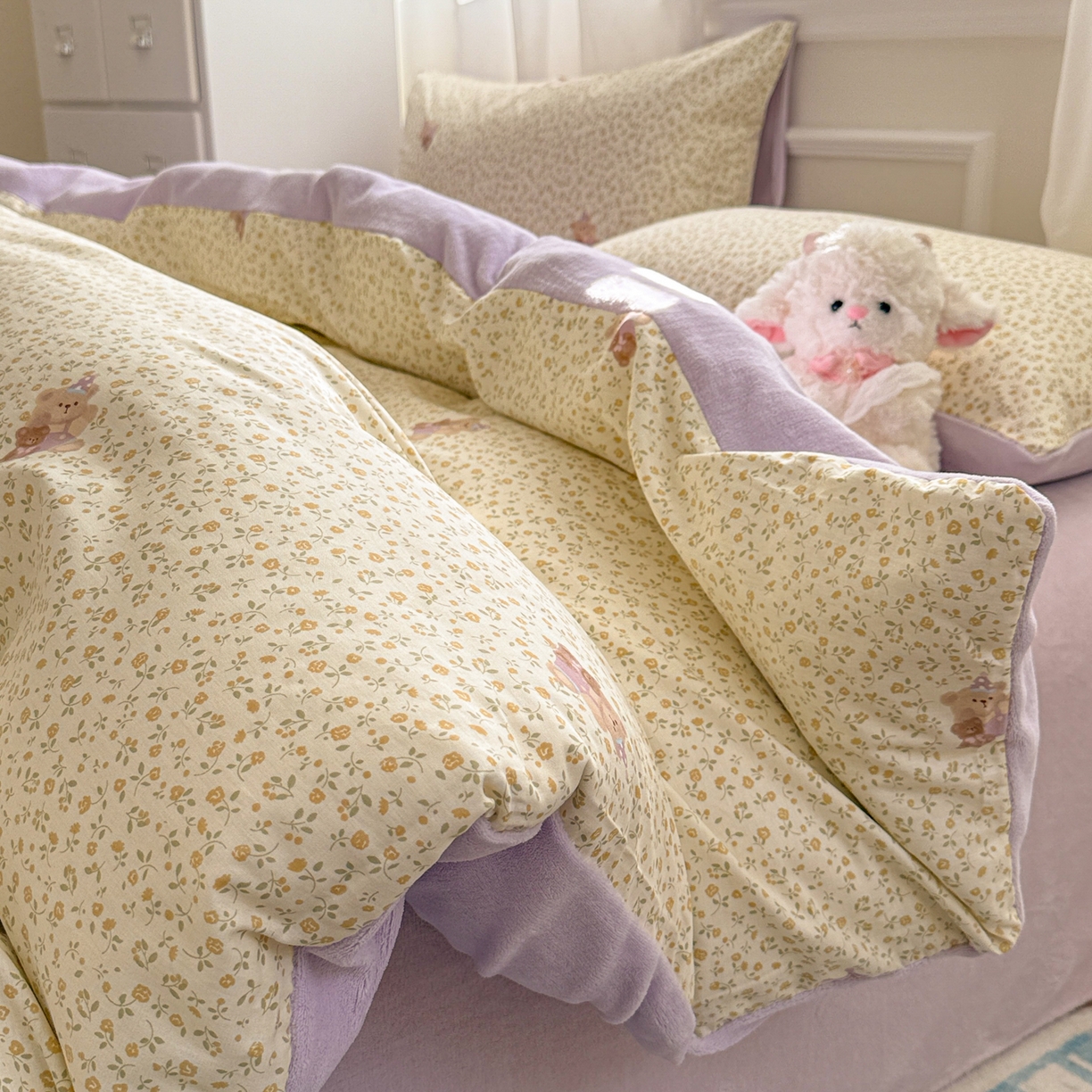 91家纺网 家纺一手货源 找家纺 呗旺鹿 2025新款卡通棉+绒牛奶绒棉绒四件套 闹钟麦田