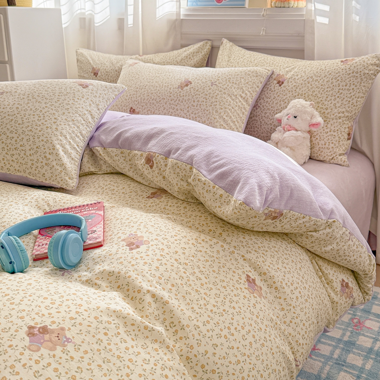 91家纺网 家纺一手货源 找家纺 呗旺鹿 2025新款卡通棉+绒牛奶绒棉绒四件套 闹钟麦田