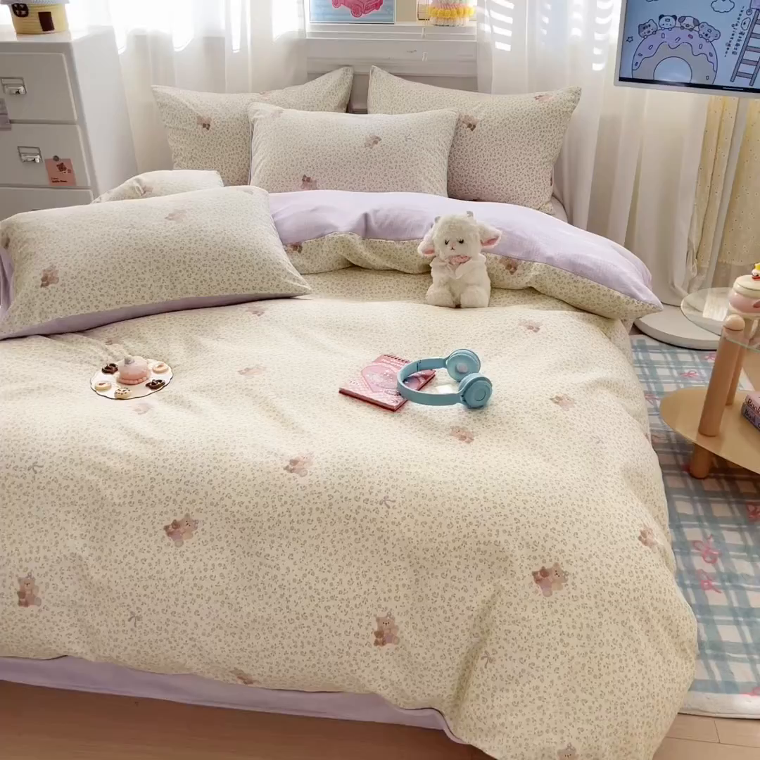 91家纺网 家纺一手货源 找家纺 呗旺鹿 2025新款卡通棉+绒牛奶绒棉绒四件套 闹钟麦田