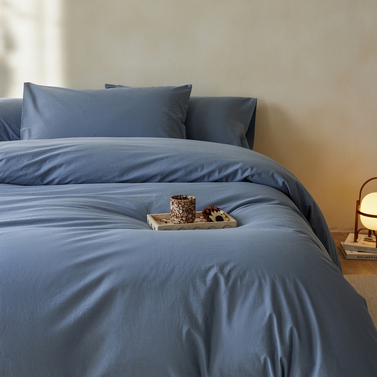 91家纺网 家纺一手货源 找家纺 轩和家居 2025新款全棉高支旧感砂洗长绒棉四件套 霁兰色