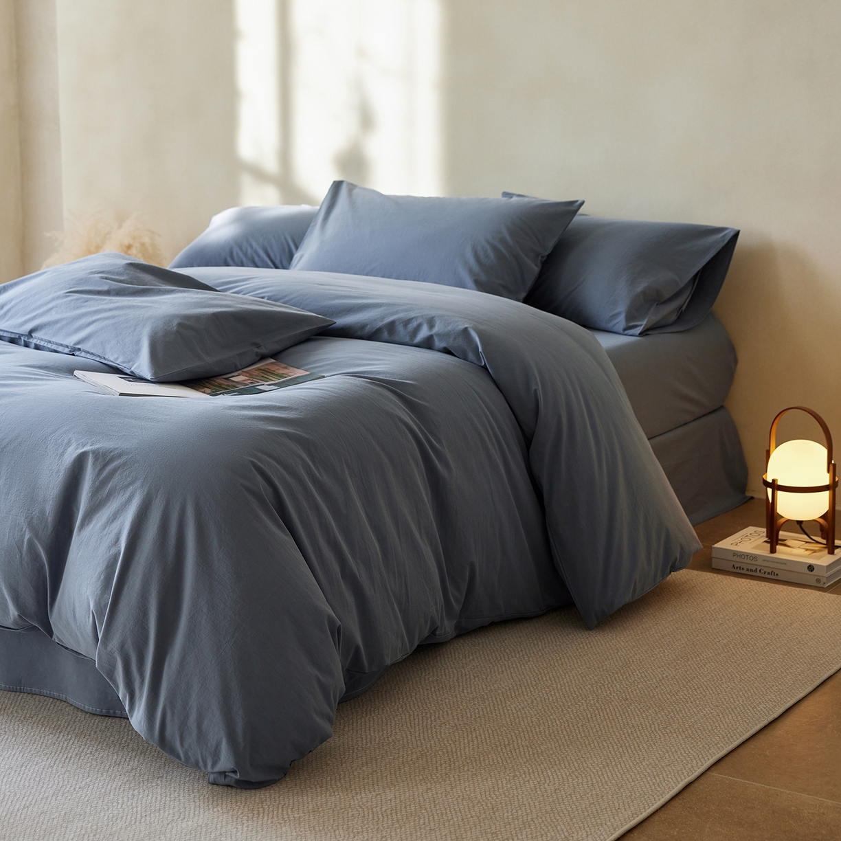 91家纺网 家纺一手货源 找家纺 轩和家居 2025新款全棉高支旧感砂洗长绒棉四件套 霁兰色