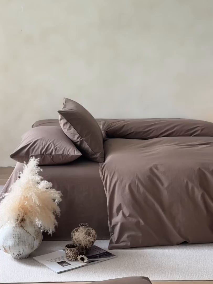 91家纺网 家纺一手货源 找家纺 轩和家居 2025新款全棉高支旧感砂洗长绒棉四件套 落栗棕