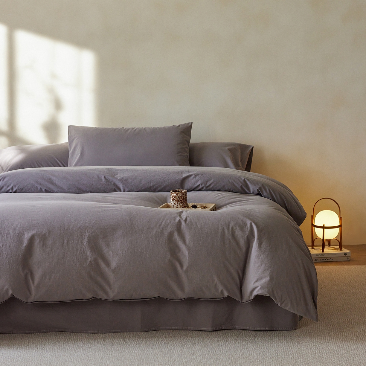 91家纺网 家纺一手货源 找家纺 轩和家居 2025新款全棉高支旧感砂洗长绒棉四件套 暮烟灰