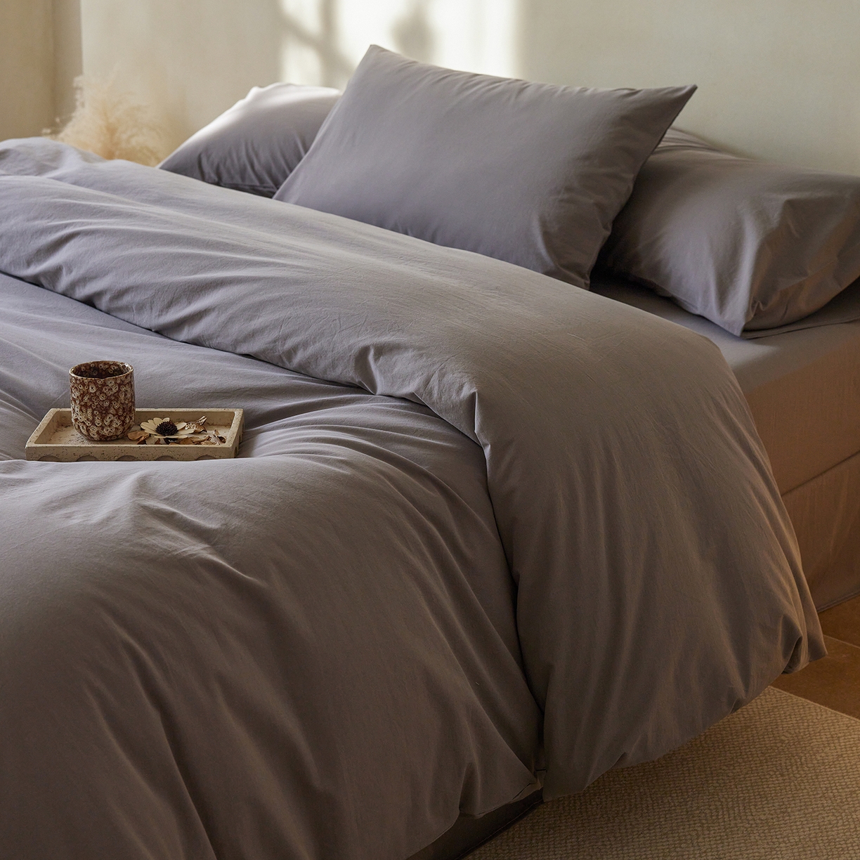 91家纺网 家纺一手货源 找家纺 轩和家居 2025新款全棉高支旧感砂洗长绒棉四件套 暮烟灰