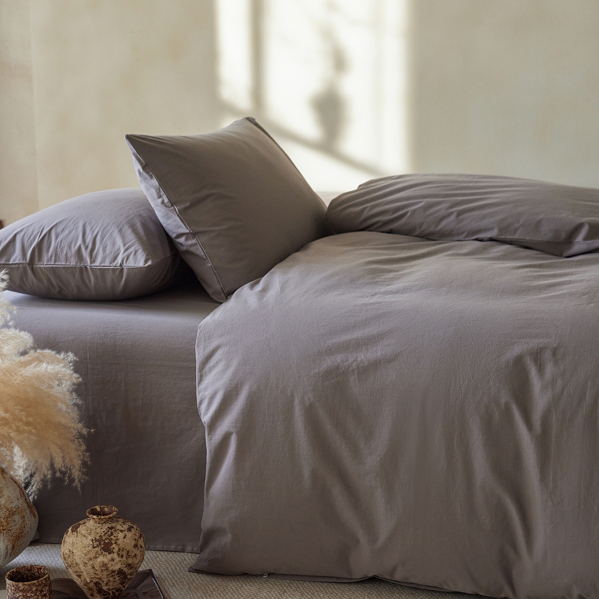 91家纺网 家纺一手货源 找家纺 轩和家居 2025新款全棉高支旧感砂洗长绒棉四件套 暮烟灰