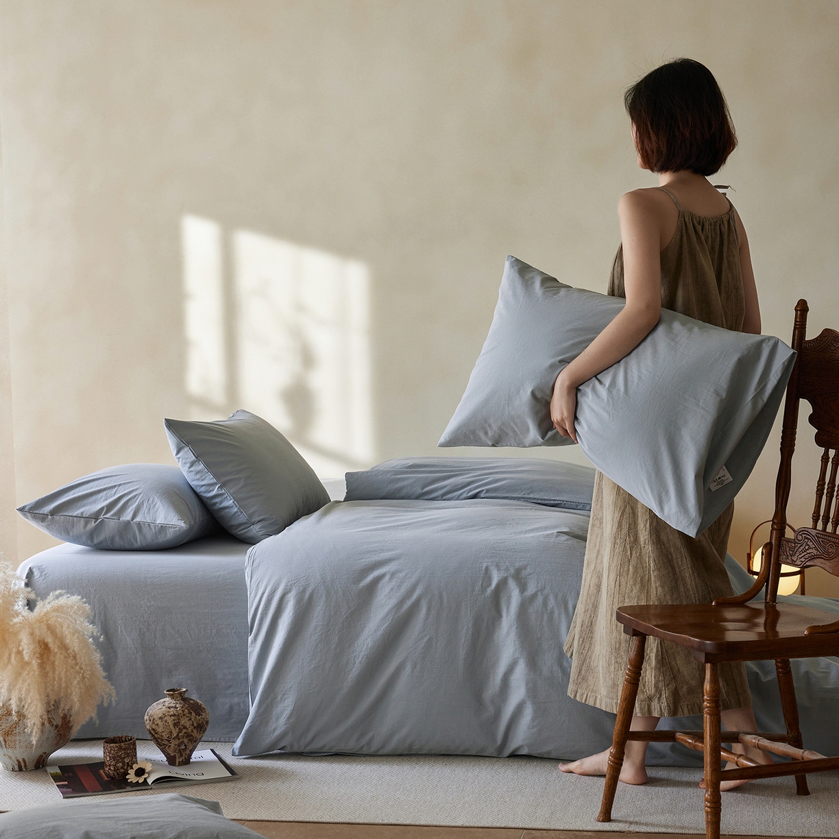 91家纺网 家纺一手货源 找家纺 轩和家居 2025新款全棉高支旧感砂洗长绒棉四件套 雾海蓝