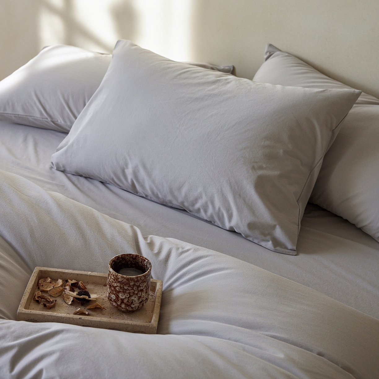 91家纺网 家纺一手货源 找家纺 轩和家居 2025新款全棉高支旧感砂洗长绒棉四件套 细雨灰