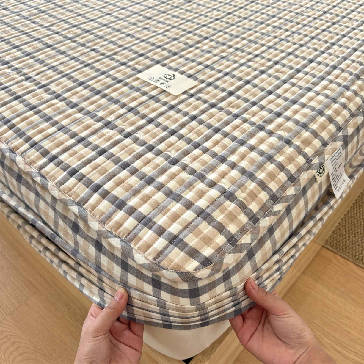 91家纺网 家纺一手货源 找家纺 居眠 2025新款格子全棉纯棉水洗棉棉花单床笠床笠单件单品床笠 夹棉款-印月灰