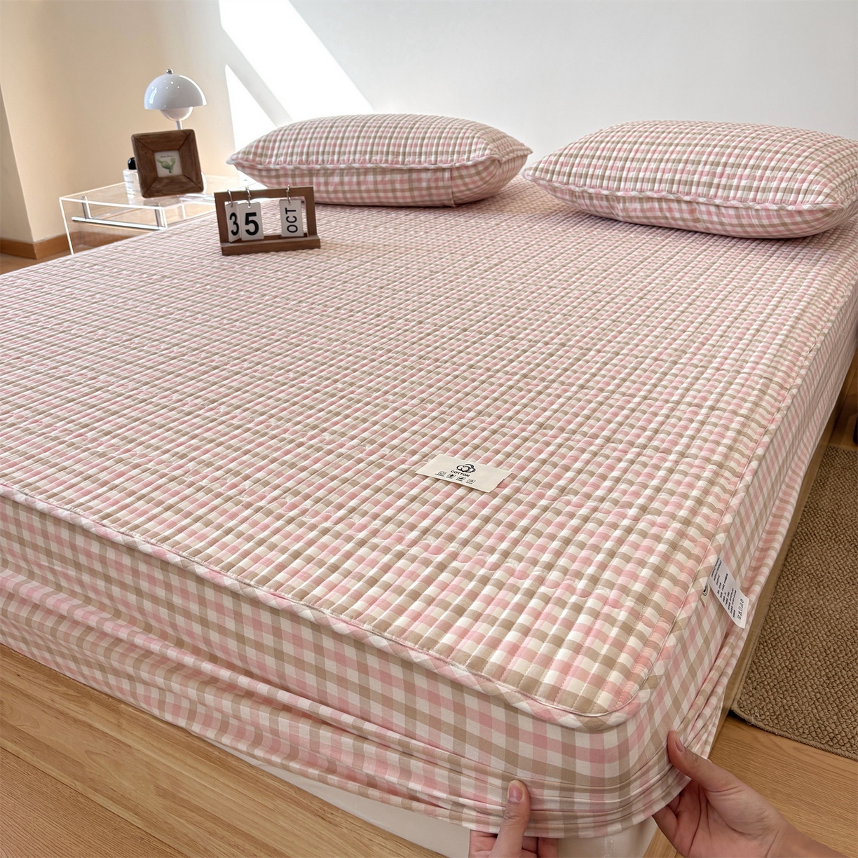 91家纺网 家纺一手货源 找家纺 居眠 2025新款格子全棉纯棉水洗棉棉花单床笠床笠单件单品床笠 夹棉款-印月粉