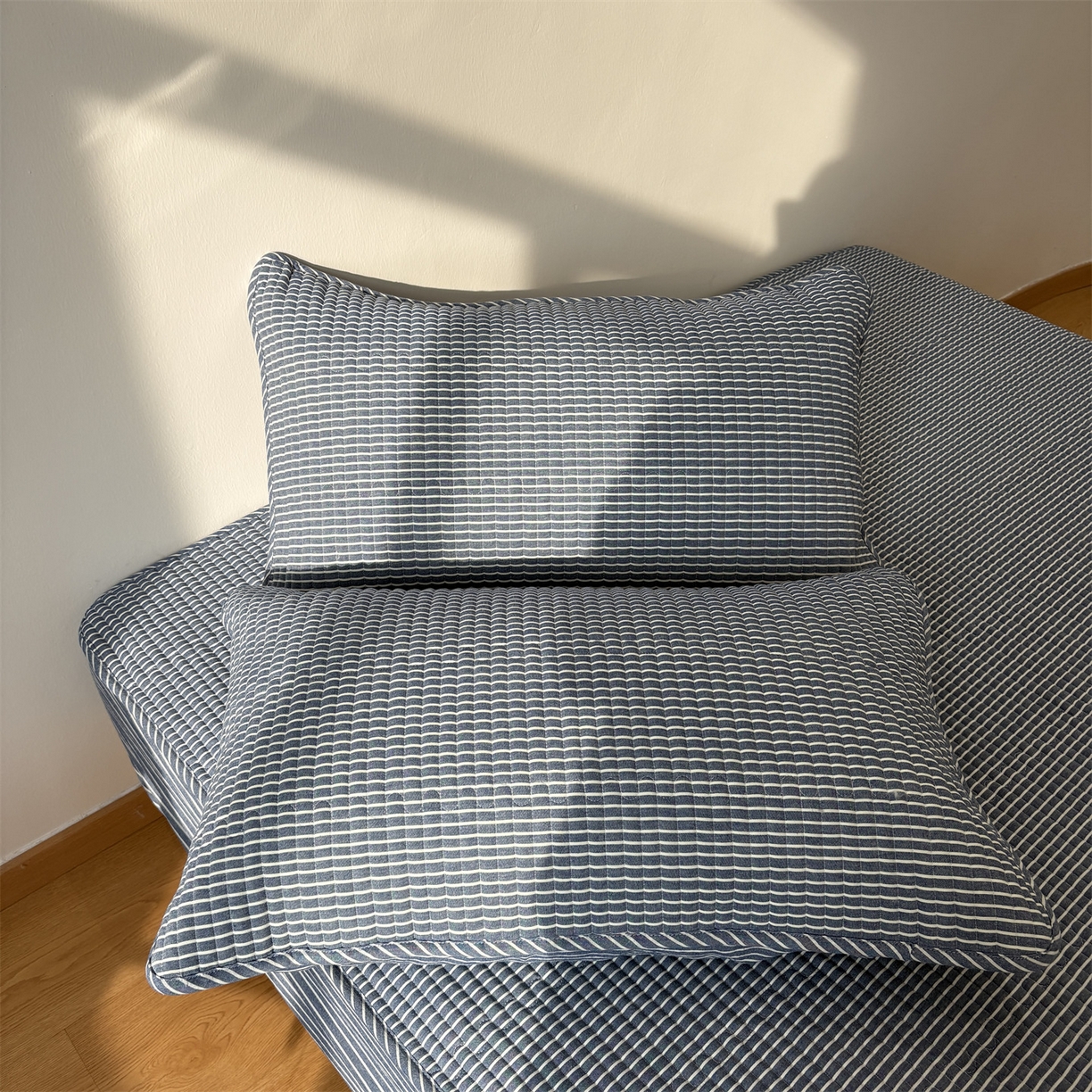 91家纺网 家纺一手货源 找家纺 居眠 2025新款格子全棉纯棉水洗棉棉花单床笠床笠单件单品床笠 夹棉款-蓝细条