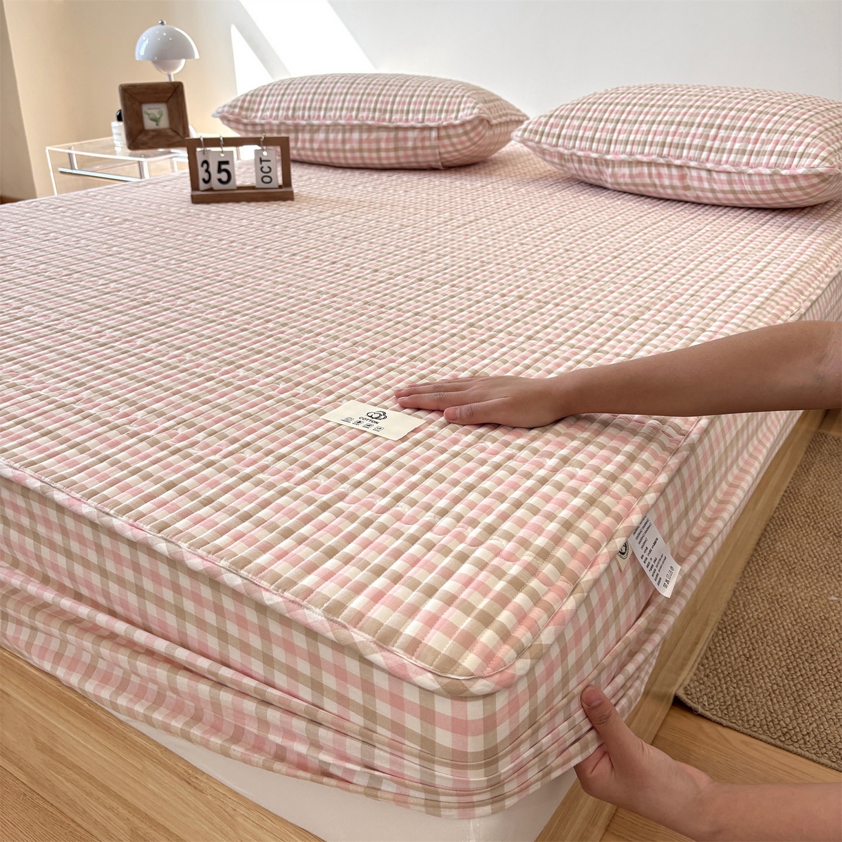 91家纺网 家纺一手货源 找家纺 居眠 2025新款格子全棉纯棉水洗棉棉花单床笠床笠单件单品床笠 夹棉款-印月粉